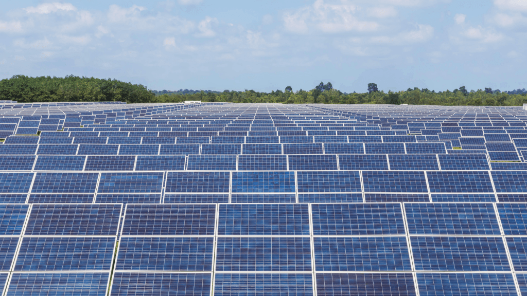 Células solares en la estación de energía solar